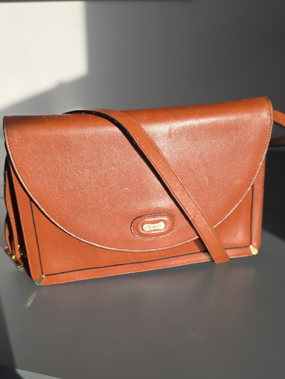 BALLY Vintage Leather Cognac Crossbody Bag With COA